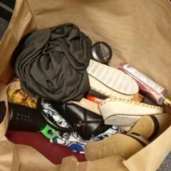 Tas met kledingstukken, schoenen ed, as reported by Mövenpick Hotel Amsterdam City Centre using iLost