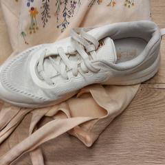 Katoenen tas met gymkleding, como reportado por Pouw Vervoer utilizando o iLost