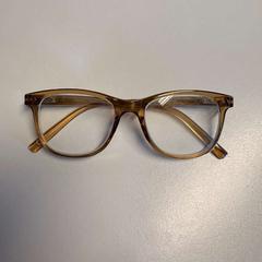 Glasögon, rapporterat av TheaterHangaar med iLost