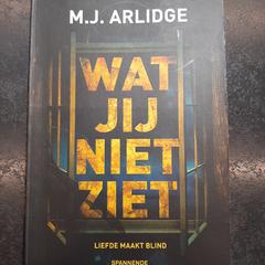 Boek, segons ha informat Rotterdam The Hague Airport mitjançant iLost