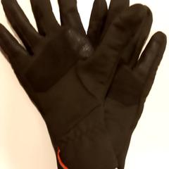 Handschuhe, gemeldet von Arriva Limburg Noord über iLost