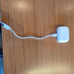 Oordop Wit met laadkabel, zoals gemeld door Regio Limburg - Leuven met iLost