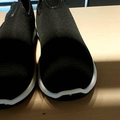 Rôzne & Rôzne - schoenen, ako bolo nahlásené Regio Antwerpen - Brussel pomocou iLost