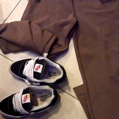 الحذاء، كما تم الإبلاغ عنه بواسطة Leonardo Royal Hotel Amsterdam عبر iLost