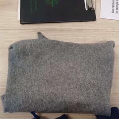 Szalik triangle - gris, zgłoszono przez IKEA Liège przy użyciu iLost