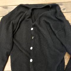 Veste noir en laine, come riportato da IKEA Rennes - Pacé utilizzando iLost
