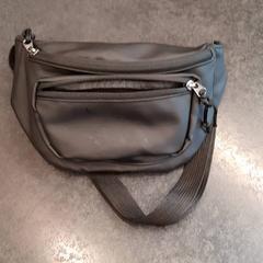 Handbag, as reported by Rotterdam The Hague Airport using iLost