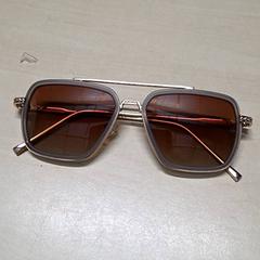 Solglasögon, rapporterat av Arriva Oost-Brabant med iLost