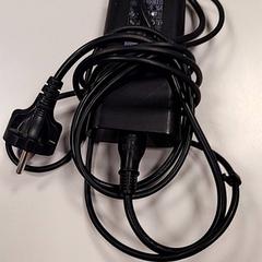 Carregador de computador portátil opla, como reportado por Vrije Universiteit Amsterdam utilizando o iLost