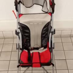 Dětský kočárek kinderwagen, jak nahlášeno Mövenpick Hotel Amsterdam City Centre pomocí iLost