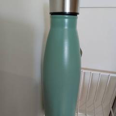 Flaska Acier bleu / vert, rapporterat av IKEA Paris - Rivoli med iLost