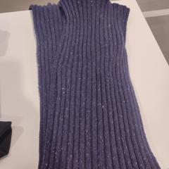 Sjaal donkerblauw, iLost를 사용하여 Regio Limburg - Leuven에 보고됨