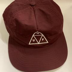 Cappello, come riportato da IKEA鶴浜 utilizzando iLost