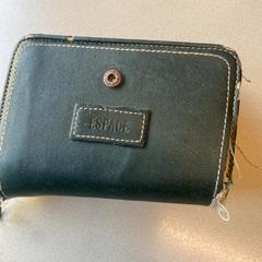 Portemonnee, ha sido reportado por Gemeente Hilversum con iLost