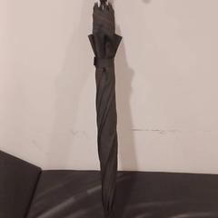 Paraply negro, rapporterat av RÍO Shopping - Valladolid med iLost