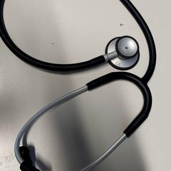 Estetoskopioa, gisa salatu by St. Antonius Ziekenhuis Nieuwegein iLost erabiliz