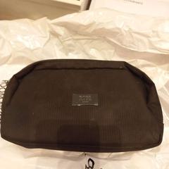 화장실 가방 Hugo Boss, iLost를 사용하여 Van der Valk Hotel Gorinchem에 보고됨