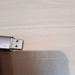 Memoria usb Paars, ha sido reportado por Beekse Bergen Resorts en Hotel con iLost