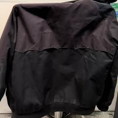 Jacket Blauw, as reported by Eindhoven Airport using iLost