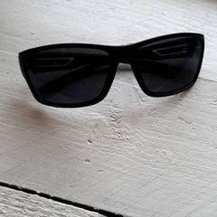 Occhiali da sole per bambini, come riportato da DierenPark Amersfoort utilizzando iLost