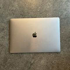 Macbook, rapporterat av Gemeente Amsterdam med iLost