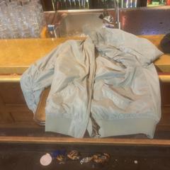 Jacke Lichtgroene jack, gemeldet von Café Leentje über iLost