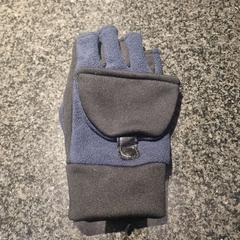 Rukavice, jak nahlášeno Van der Valk Hotel Wolvega Heerenveen pomocí iLost