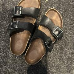 Sandalo, come riportato da Van der Valk Hotel Amsterdam-Amstel utilizzando iLost