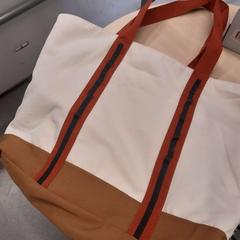 Shoppingväska beige, brun, röd, rapporterat av IKEA Jönköping med iLost