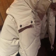 Dzseki white, amint azt Club Nyx/Exit Café az iLost segítségével jelentette.