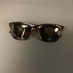 Slnečné okuliare, ako bolo nahlásené MEININGER Hotel Copenhagen pomocou iLost