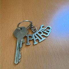 Claus sleutelhanger Paris, segons ha informat Regio Oost-Vlaanderen mitjançant iLost