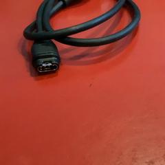 Adaptador & Cable kabl, segundo informou MEININGER Hotel Berlin Alexanderplatz usando iLost