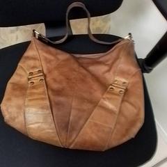 Tragetasche à main, gemeldet von ilévia über iLost