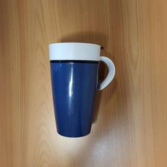 Kuchynský riad a potraviny Blauw plastic, ako bolo nahlásené Connexxion Noord Holland Noord Alkmaar pomocou iLost