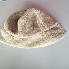 Cappello, come riportato da Twisto utilizzando iLost