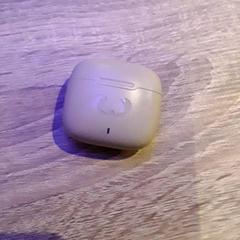 AirPods airpods, som rapportert av EBS Tramplein ved bruk av iLost