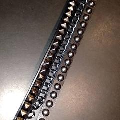 Pulseira, segundo informou TivoliVredenburg usando iLost