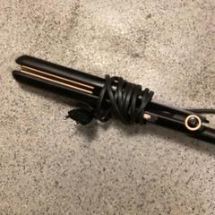 مكواة تمليس الشعر hairs، كما تم الإبلاغ عنه بواسطة MEININGER Hotel Copenhagen عبر iLost