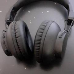 ヘッドホン がiLostで Qbuzz servicepunt  Emmen によって報告されました