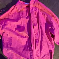 Roze blouse, gisa salatu by De Heeren van Aemstel iLost erabiliz