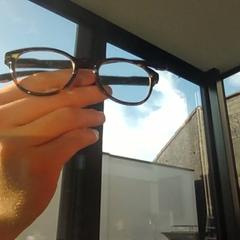 Szemüveg, amint azt Regio Limburg - Leuven az iLost segítségével jelentette.