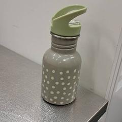 입찰하다 groen met stippen, iLost를 사용하여 IKEA Amersfoort에 보고됨