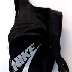 Poltsa, gisa salatu by Hermes Eindhoven iLost erabiliz