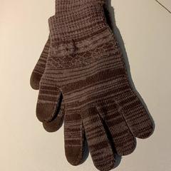 Kesztyű Lichtpaarse? gebreid, amint azt IKEA Groningen az iLost segítségével jelentette.