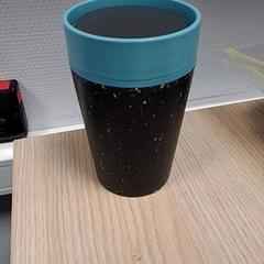 كوب الشرب، كما تم الإبلاغ عنه بواسطة Qbuzz Fryslân عبر iLost