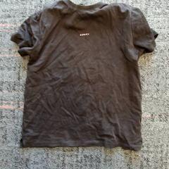 القميص، كما تم الإبلاغ عنه بواسطة Connexxion Amstelveen عبر iLost