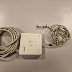 Laptop charger, as reported by Vrije Universiteit Amsterdam using iLost