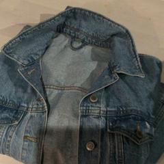 جاكيت جينز، كما تم الإبلاغ عنه بواسطة IKEA Wilrijk عبر iLost