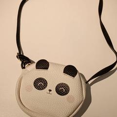 حقائب حمل وحقائب اليد Kindertas panda، كما تم الإبلاغ عنه بواسطة IKEA Groningen عبر iLost